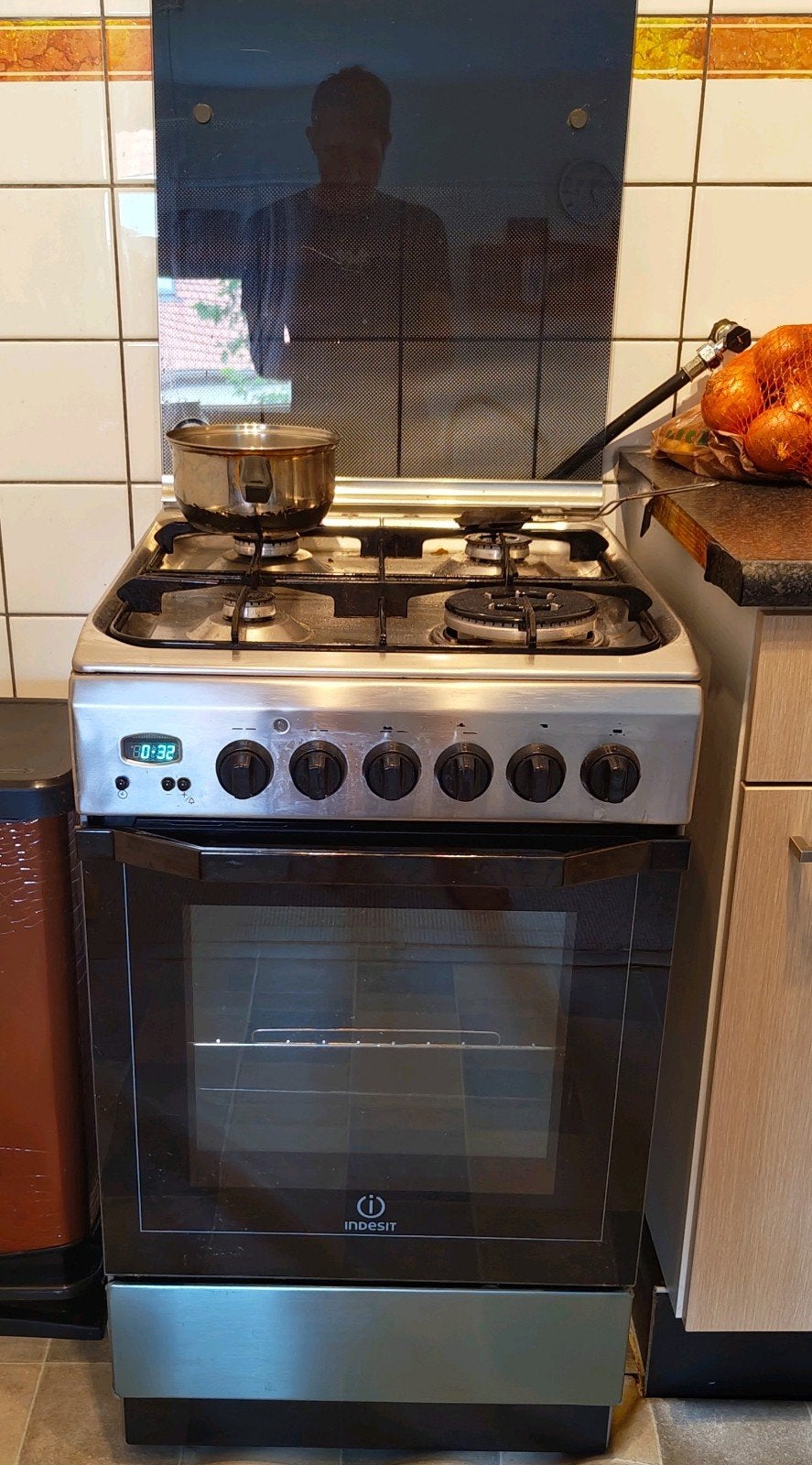 Indesit gas, Ophalen, Gebruikt, Warmhoudplaat, 4 kookzones