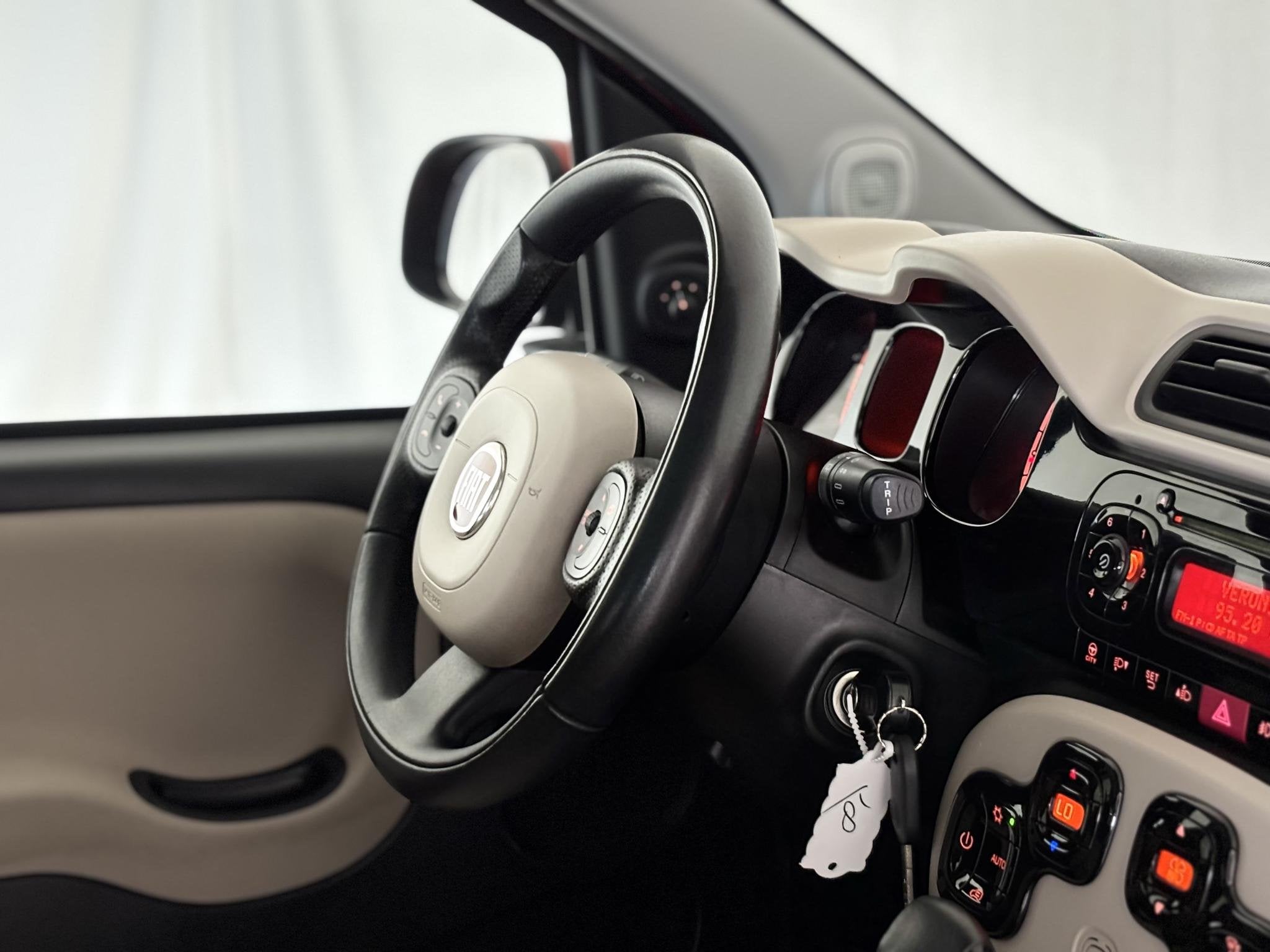 Fiat Panda 0.9 TwinAir Lounge | Panoramadak | Airco | Sensor, Auto's, Euro 5, Panda, Origineel Nederlands, Onderhoudsboekje