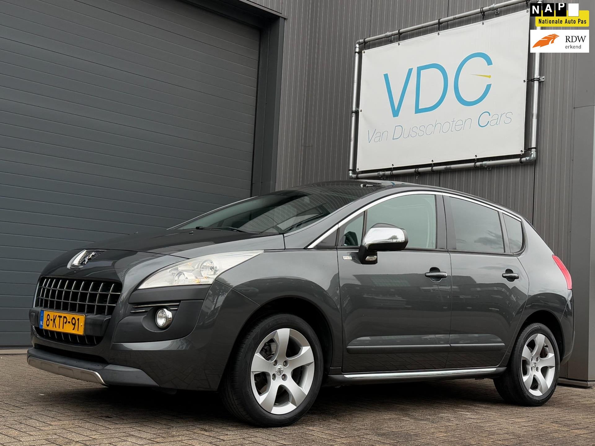 Peugeot 3008 1.6 THP Style | Panoramadak | Trekhaak | PDC, Voorwielaandrijving, Euro 5, Stof, Gebruikt