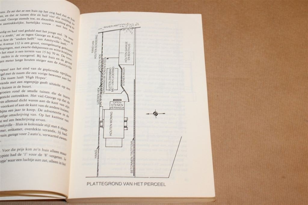 Het Amityville Mysterie — Het Beruchte Spookhuisverhaal, Boeken, Ophalen of Verzenden, Gelezen
