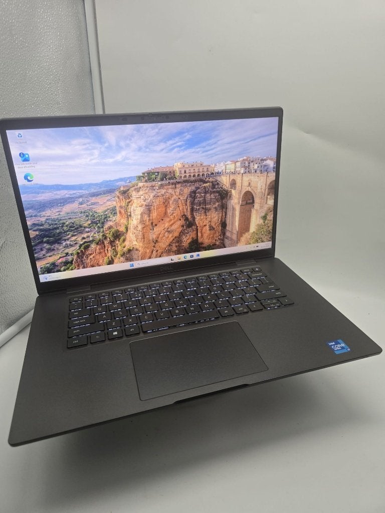 Dell latitude / i7 11 de gen/ 512 GB SSD HD / 16 GB DDR4 RAM, SonPa tech, 2 tot 3 Ghz, Sonpatechtrade@outlook.com, Intel® Core™ i7 