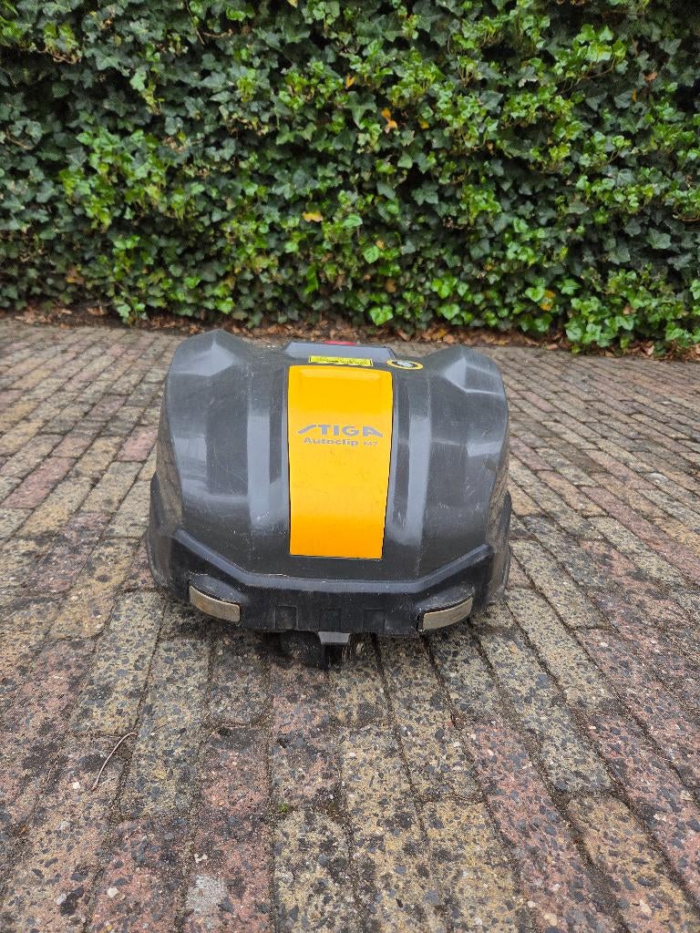 Stiga robotmaaier M7, Tuin en Terras, Robotmaaiers, Ophalen, Gebruikt, Stiga, Met regensensor