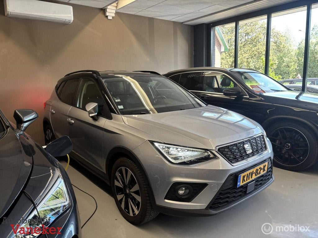 Seat Arona 1.0 TSI Style Business Intense Plus|Camera|Carpla, Voorwielaandrijving, Gebruikt, 1064 kg, Bedrijf