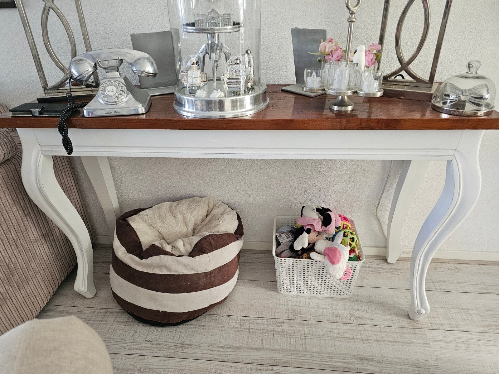 Mooie sidetable 140x40 in zeer goede staat, Huis en Inrichting, 100 tot 150 cm, Ophalen of Verzenden, Zo goed als nieuw, Overige houtsoorten