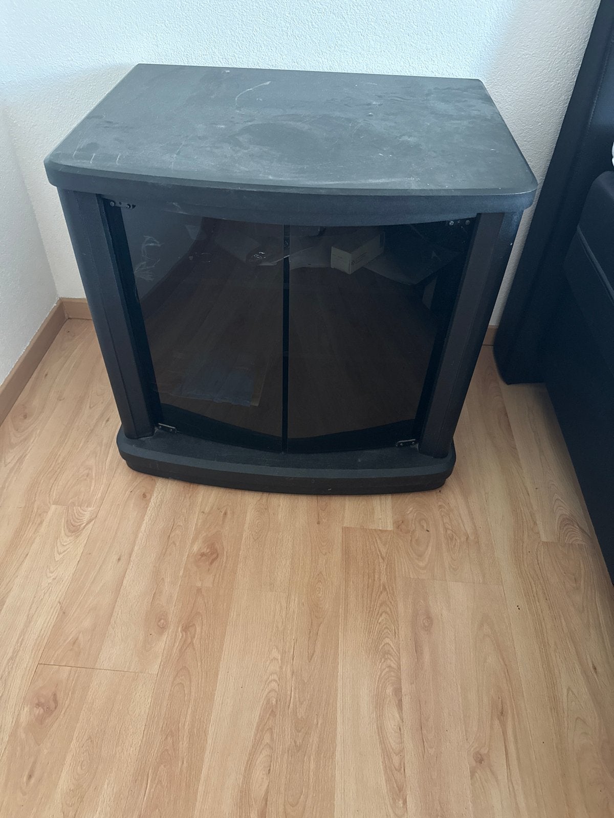 2 stuks TV meubel met glazen deuren, Ophalen, Gebruikt, 50 tot 100 cm, Glas