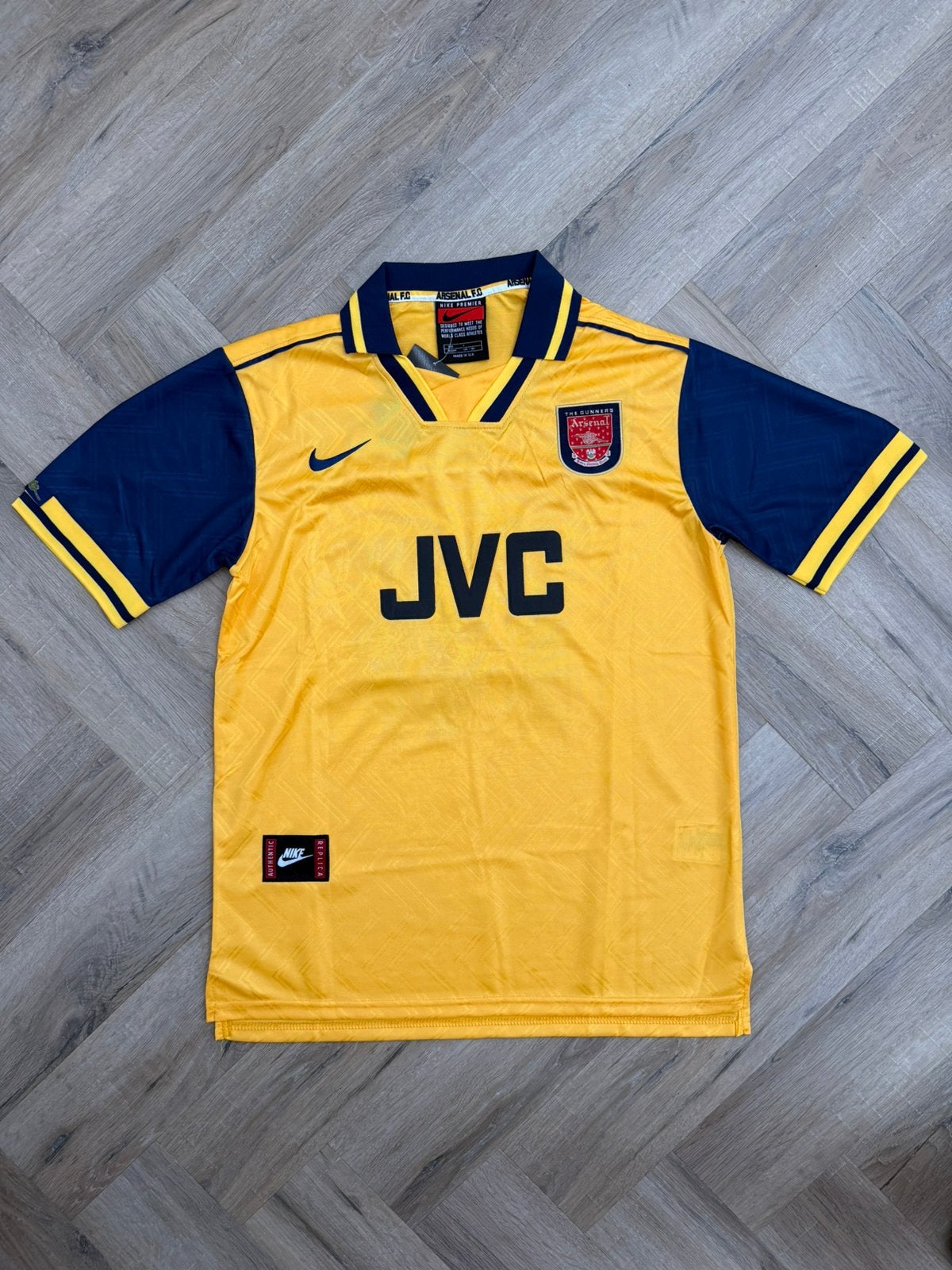 Retro shirt Arsenal Bergkamp maat L, Maat L, Ophalen of Verzenden, Nieuw, Shirt