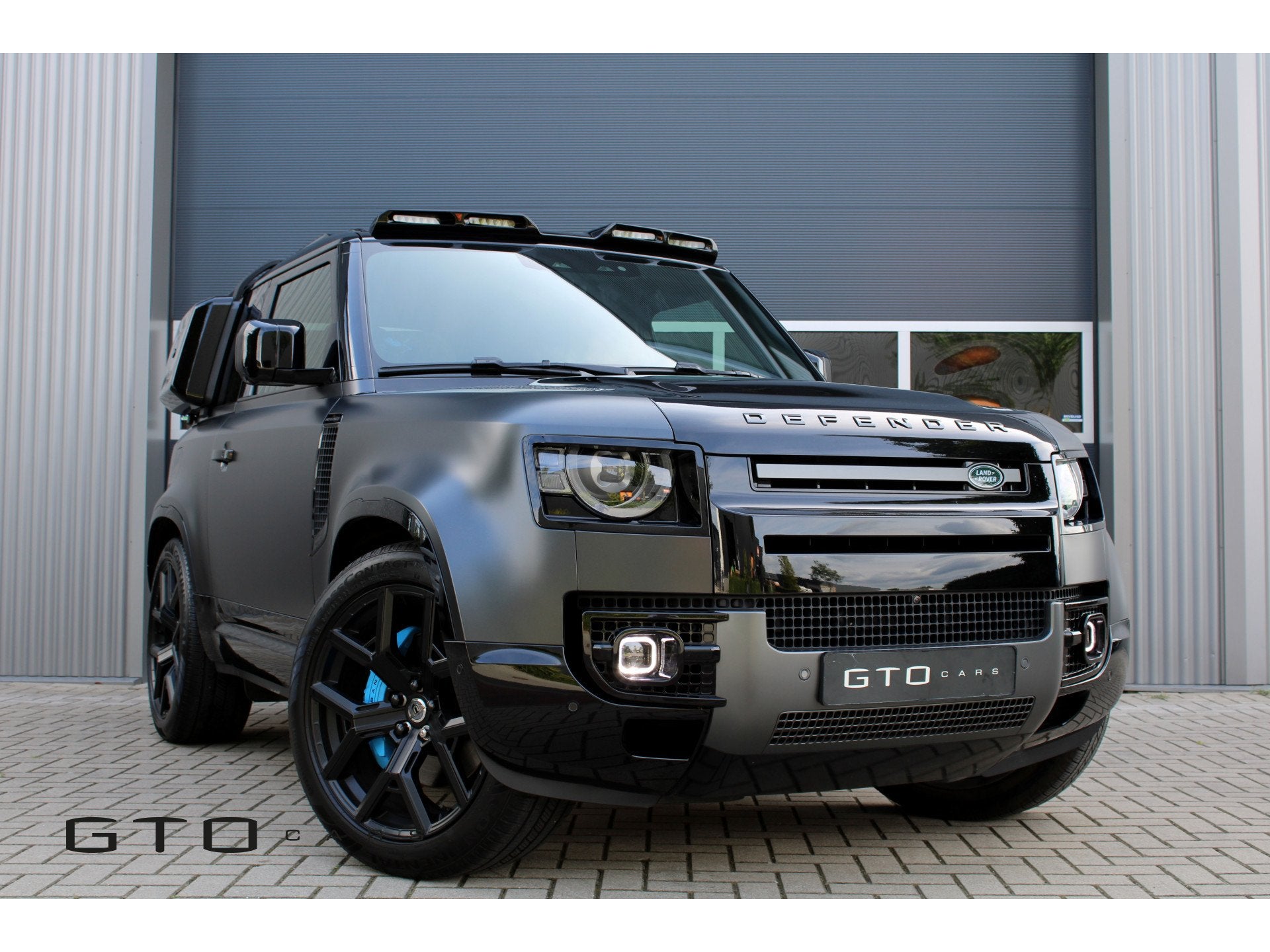 Land Rover Defender 5.0 P525 90 V8 Carpathian Edition QuickS, Automaat, Dealer onderhouden, Leder en Stof, Bedrijf