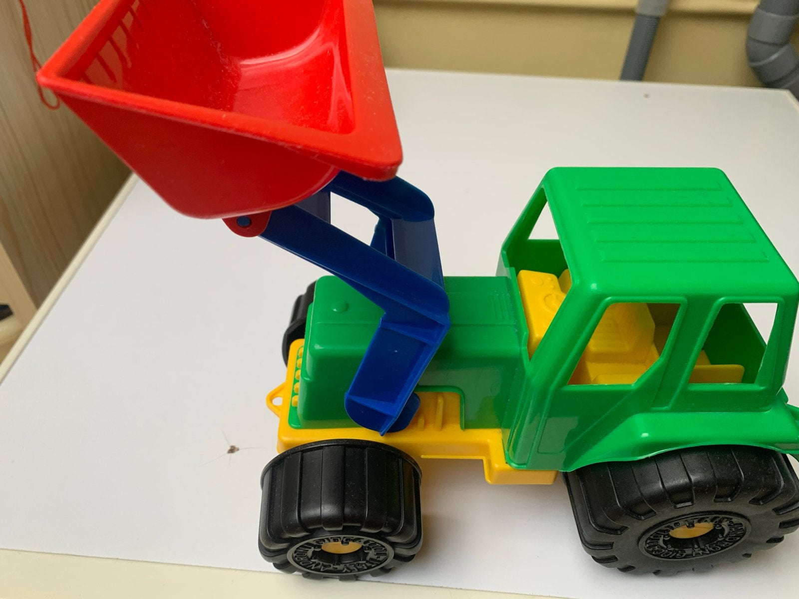 Grote plastic speelgoedtractor met laadbak als nieuw, Ophalen of Verzenden, Zo goed als nieuw