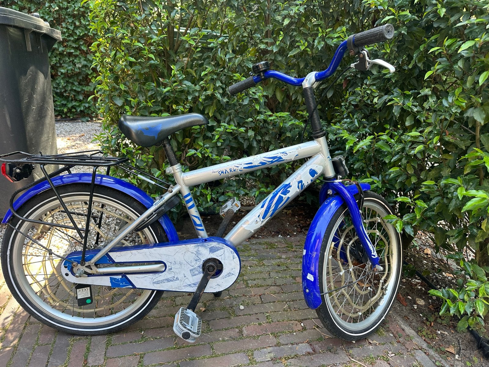 Kinderfiets Shark 20 inch - Blauw/Zilver incl slot, Ophalen, Gebruikt, Velgrem, 20 inch of meer