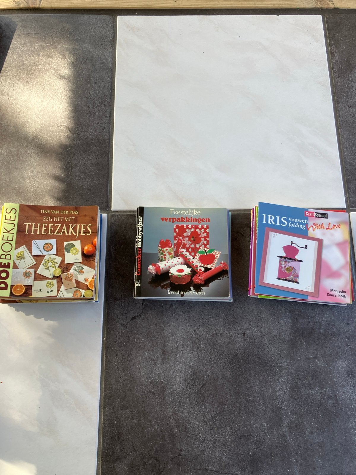 Knutselboeken: Theezakjes, Feestelijke Verpakkingen, Iris Fo, Ophalen of Verzenden, Gelezen, Scrapbooking en Knutselen