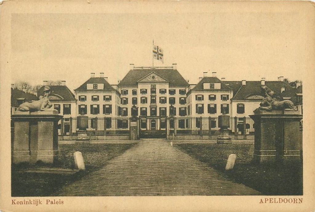 701-375-047 Apeldoorn Kon Paleis, Verzamelen, Ophalen of Verzenden, Voor 1920, Gelderland