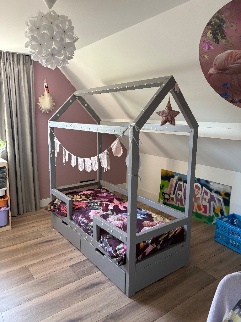 Little Dreamers Bedhuisje "FINN" 160x70 cm, grijs, Kinderen en Baby's, Kinderkamer | Bedden, Ophalen, Gebruikt, 70 tot 85 cm, Matras