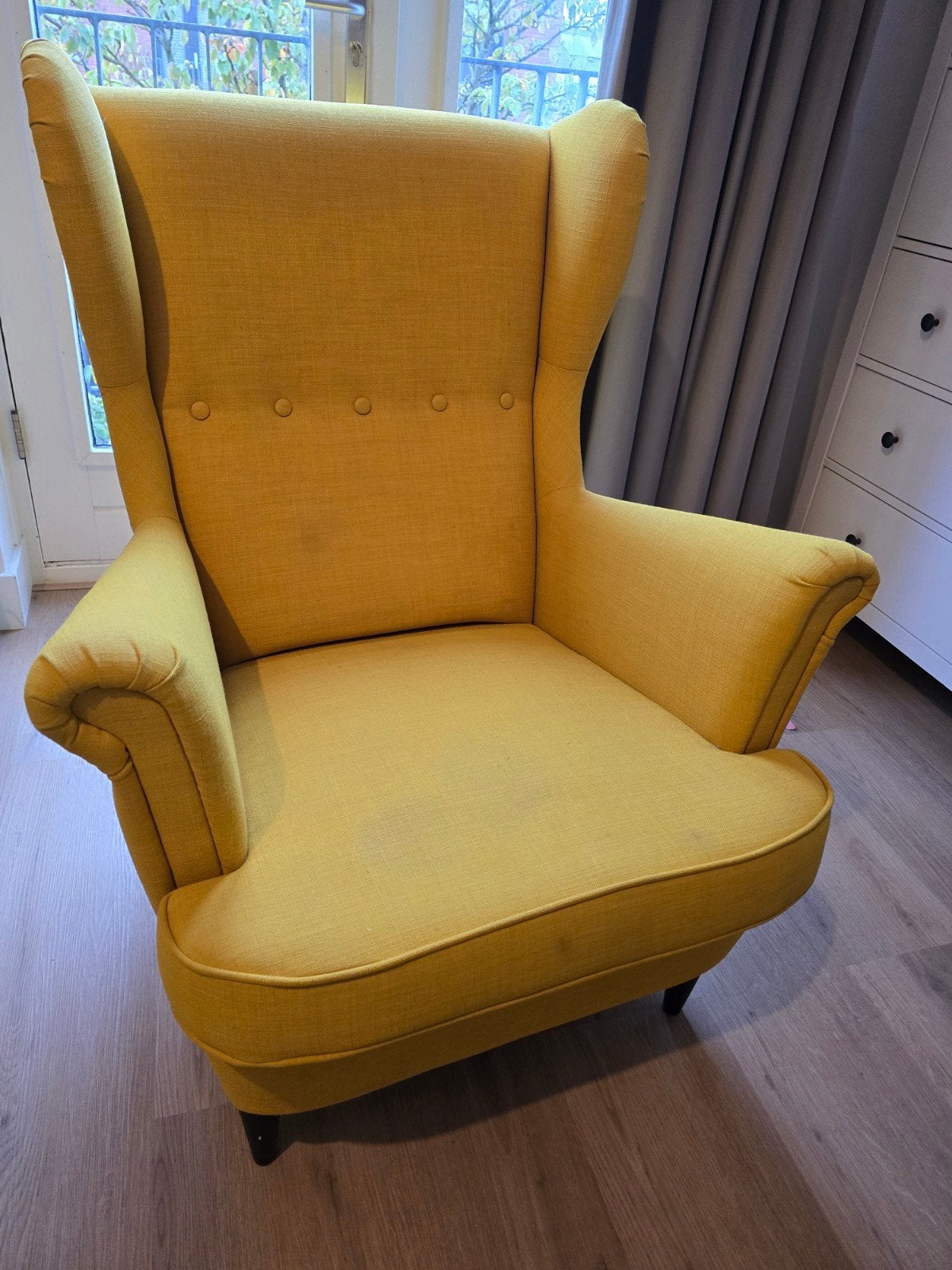 IKEA Strandmon fauteuil - Zo goed als nieuw - Geel, Huis en Inrichting, Ophalen, 75 tot 100 cm, Klassiek, Modern, Scandinavisch