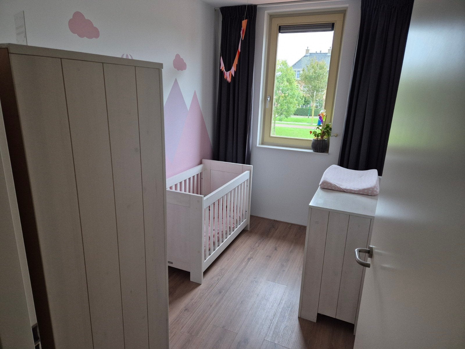 Bopita kinderkamer 3 delig (ledikant/commode/kast), Ophalen