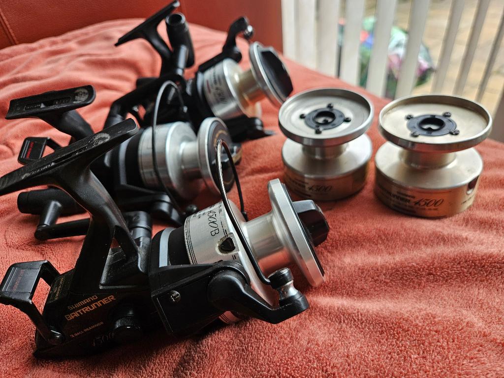 3x SHIMANO 4500 + 2 EXTRA SPOELEN, Ophalen of Verzenden, Gebruikt, Molen