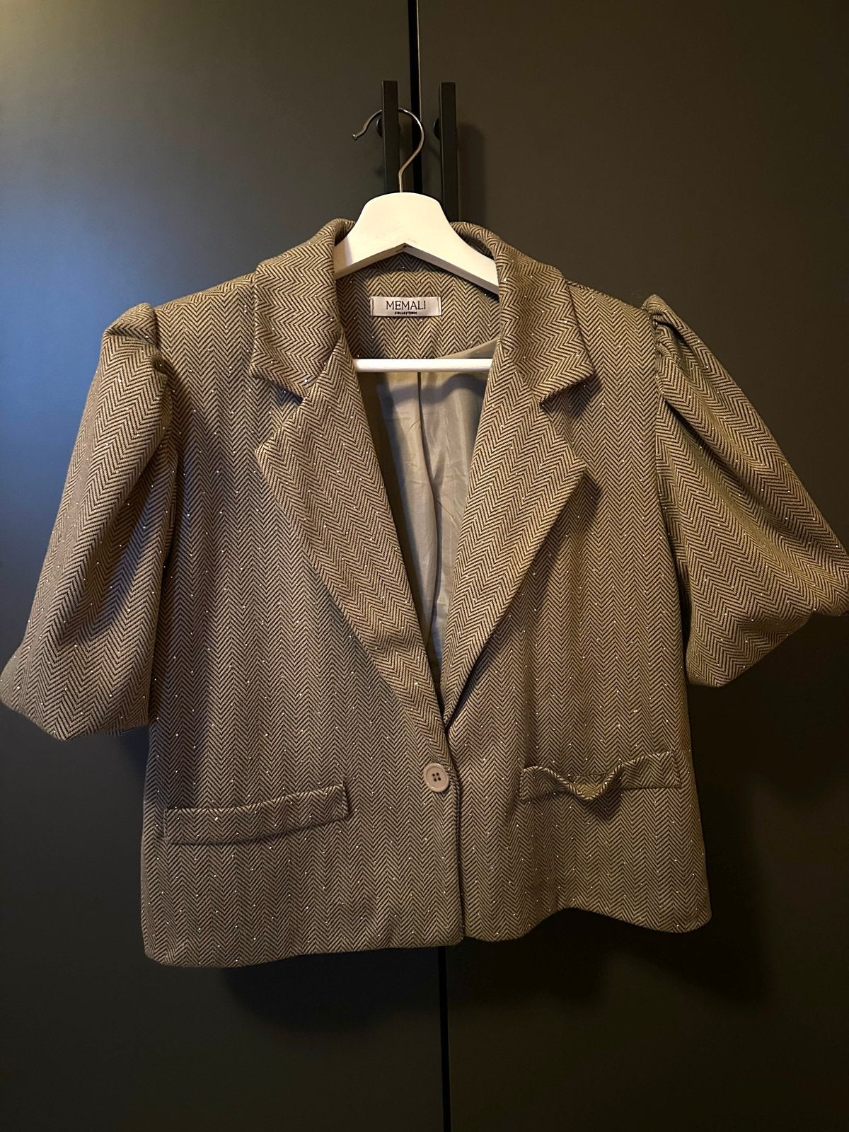 Memali Korte Mouw Blazer Taupe Bruin met Glitter Maat S/M, Bruin, Ophalen of Verzenden, Zo goed als nieuw, Jasje