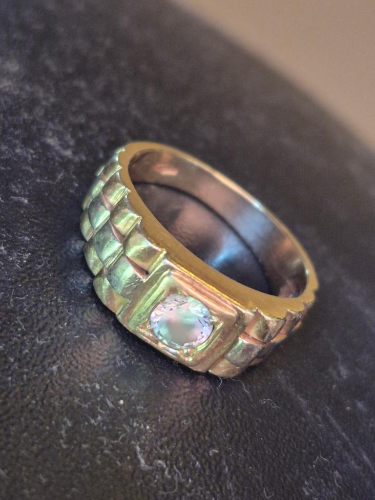 14 karaat gouden ring, 20 of groter, Heer, Ophalen of Verzenden, Zo goed als nieuw