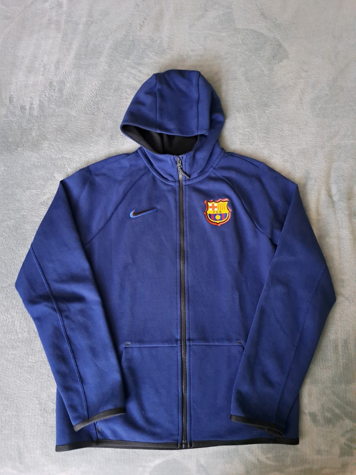 FC Barcelona Joggingsvest - Maat 158-170, Jongen of Meisje, Trui of Vest, Ophalen of Verzenden, Zo goed als nieuw