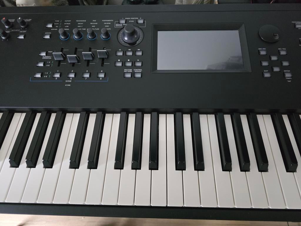 Yamaha modx8 + synthesizer zgan, 88 toetsen, Yamaha, Ophalen of Verzenden, Zo goed als nieuw