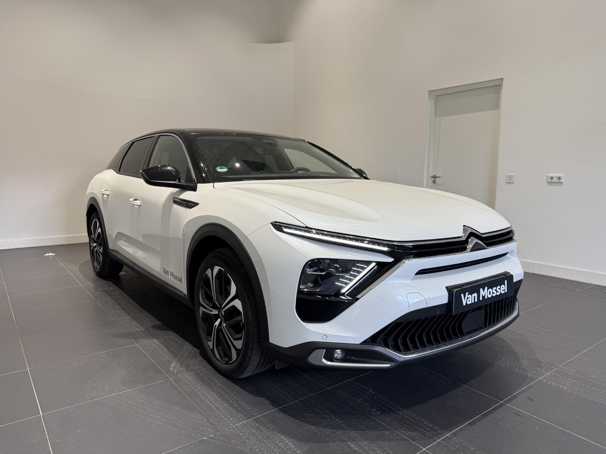 Citroen C5 X 1.6 Plug-in Hybrid 180 Business Plus | MASSAGE, Euro 6, 4 cilinders, Wit, Hybride Elektrisch/Benzine