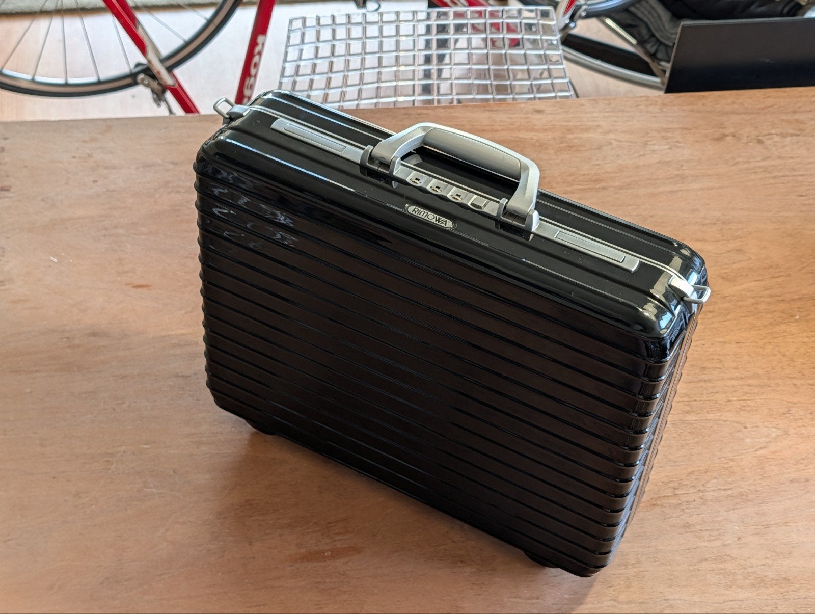 Rimowa Limbo Attachékoffer - Zwart