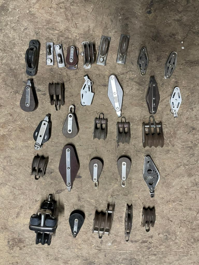 Diverse zeilboot onderdelen: blokken, harpen, spanners, lier, Ophalen, Gebruikt, Lijn of Blok