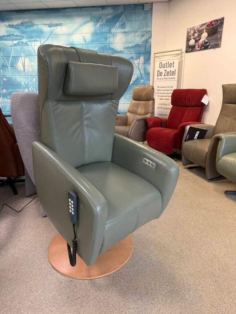 Met alle extra opties Prominent sta op fauteuil relax stoel, Ophalen of Verzenden, Zo goed als nieuw, Leer, Gratis bezorging regio Utrecht met garantie