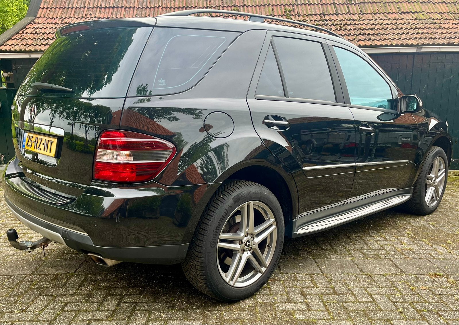 Mercedes-Benz M-Klasse 5.0 Ml500 V8 4MATIC AUT 2005 Zwart, Auto's, Automaat, Zwart, Origineel Nederlands, Vierwielaandrijving