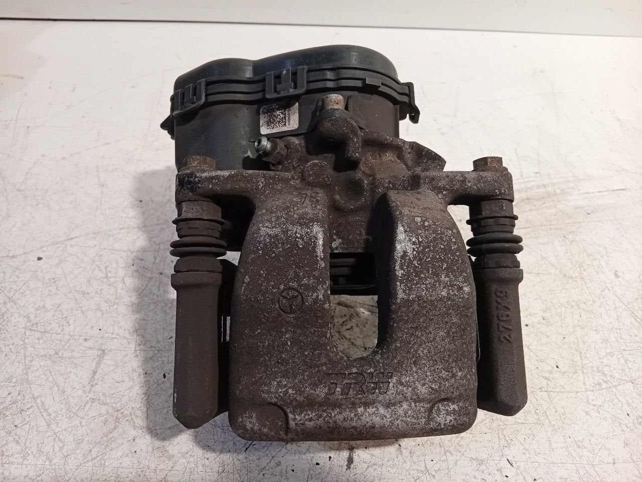 Remklauw links achter Mercedes-Benz B-Klasse, Onderdelen@venauto.nl, Van der Ven Autorecycling B.V., Gebruikt, Ettenseweg 76, 4706 PB Roosendaal, The Netherlands