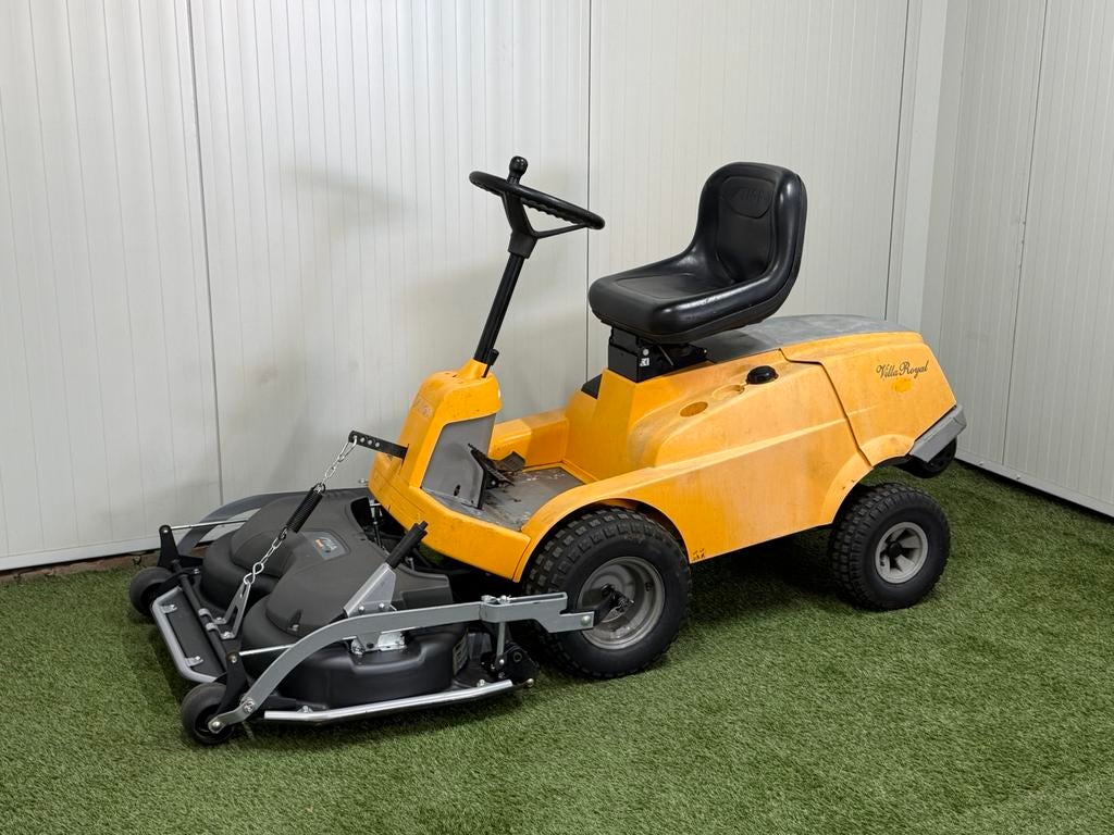 Stiga Villa. Nieuw maaidek! Zitmaaier 2 cilinder motor, Tuin en Terras, Zitmaaiers, Ophalen, Zo goed als nieuw