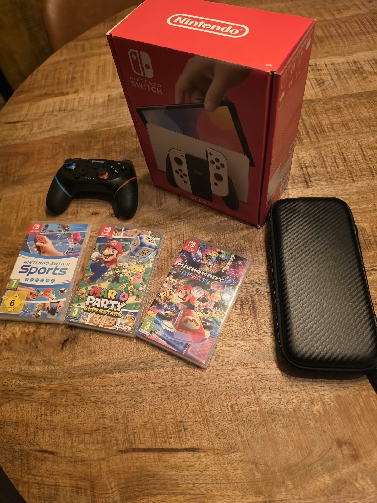 Nintendo Switch OLED Wit + 3 Topgames + factuur, Spelcomputers en Games, Switch OLED, Met games, Verzenden, Zo goed als nieuw