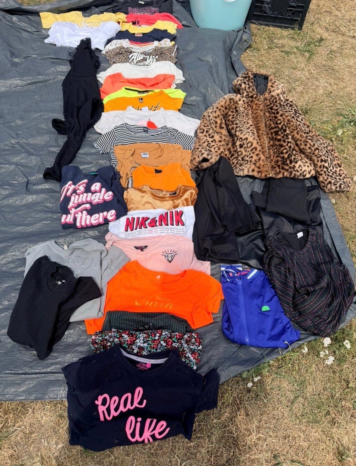Grote kledingbundel meisjes - 24 T-shirts, truien, jas, vest, Kinderen en Baby's, Ophalen, Gebruikt, Meisje, Shirt of Longsleeve