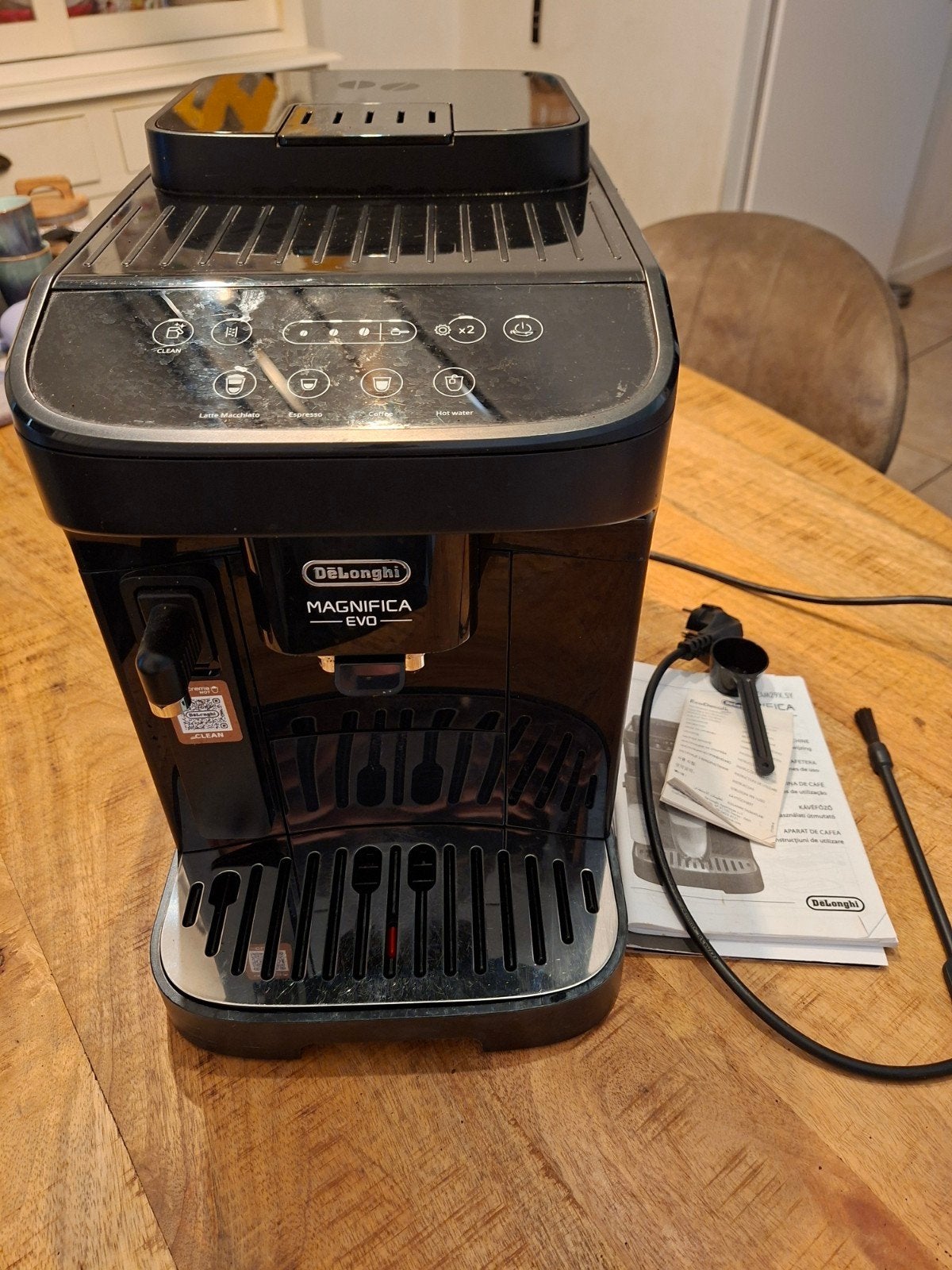 De'Longhi Magnifica Evo ECAM29X.5Y Koffiemachine, Gebruikt, 10 kopjes of meer, Koffiemachine, Afneembaar waterreservoir