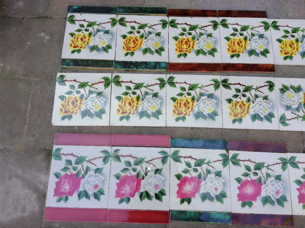 24 art nouveau wandtegels met rozenrand roze/geel bruine tak, Antiek en Kunst, Antiek | Wandborden en Tegels, Ophalen