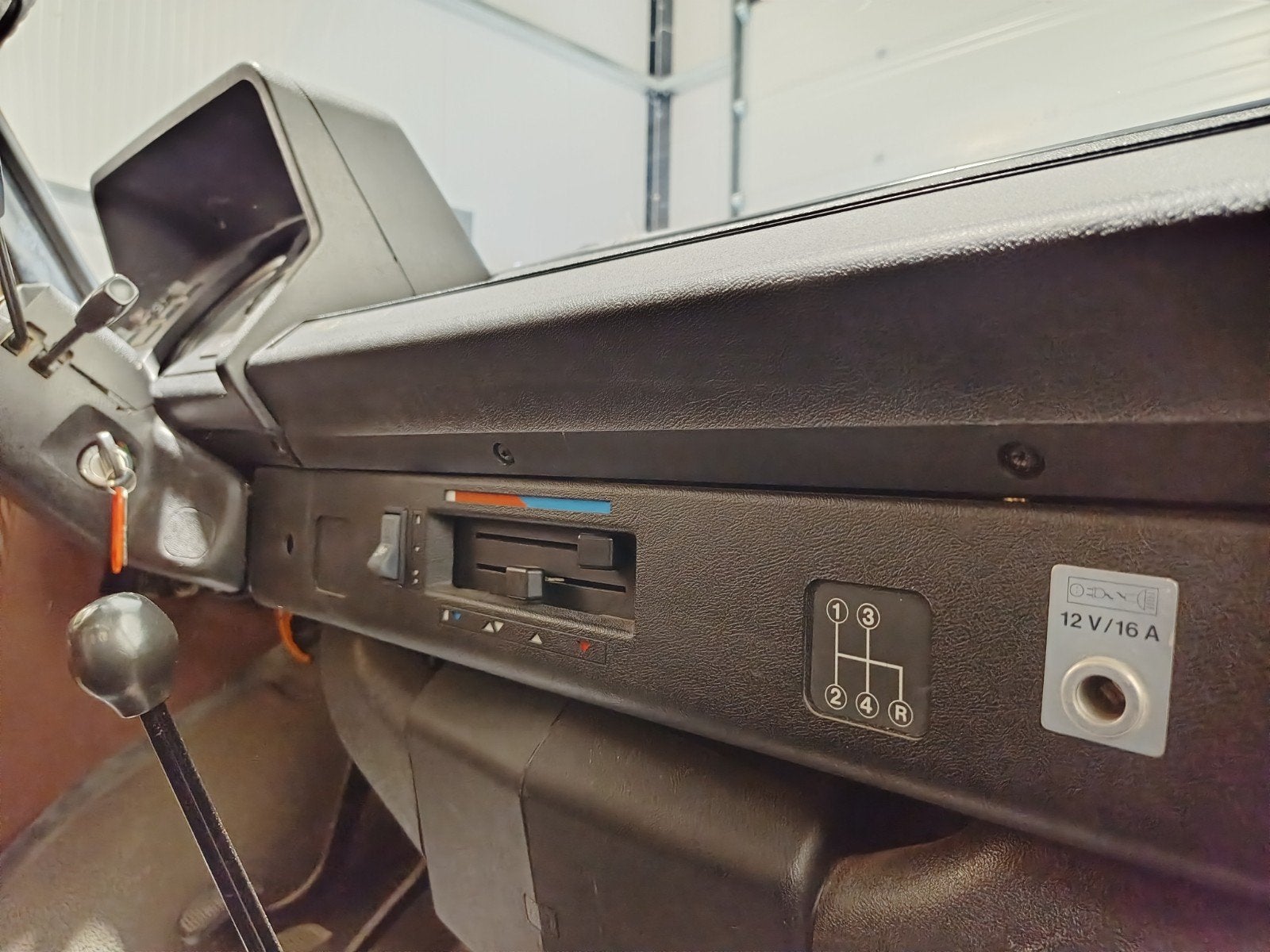 Foto 18 van Ford Transit Foodtruck Benzine belastingvrij APK 2028!