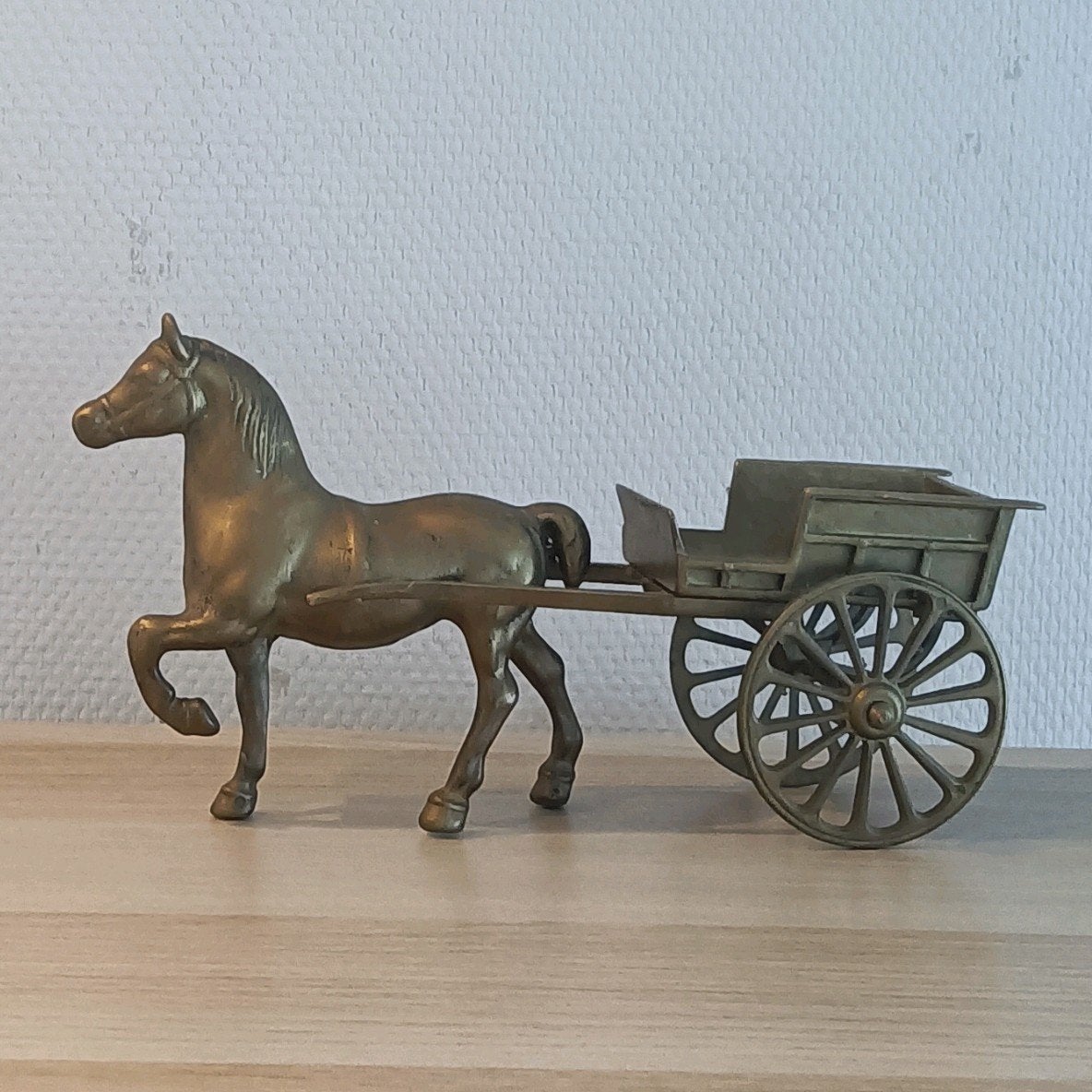 antieke paard met wagen *MOET SNEL WEG*, Ophalen of Verzenden, Dier