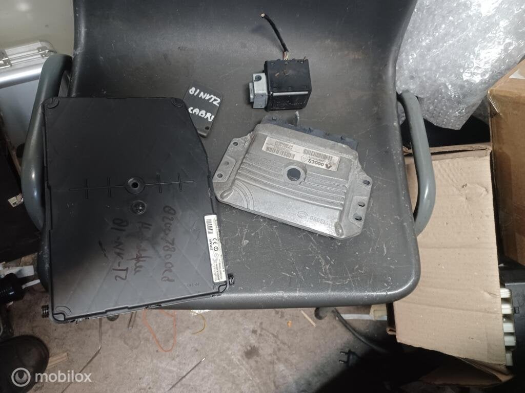 Inspuitcomputer  Megane 2 8200298457+ UCH 8200780028+CONTACT, Gebruikt, Renault, Ophalen of Verzenden, Renault