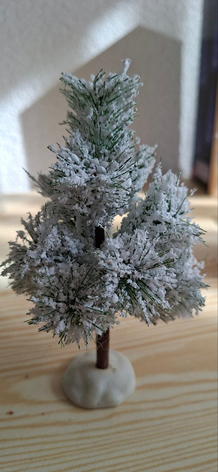lemax boom grove den met sneeuw (5), Ophalen of Verzenden, Gebruikt