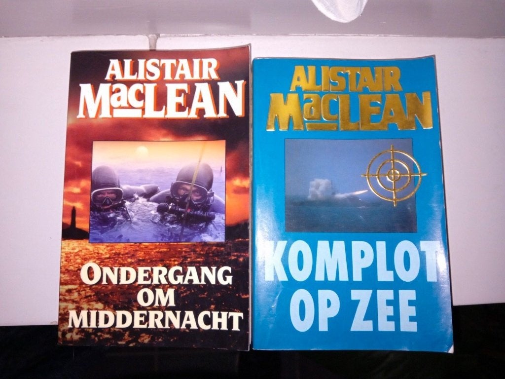 4 alistair Maclean Het Satanskruid - De Zwarte Kruisvaarder, Ophalen of Verzenden, Gelezen, Alistair MacLean