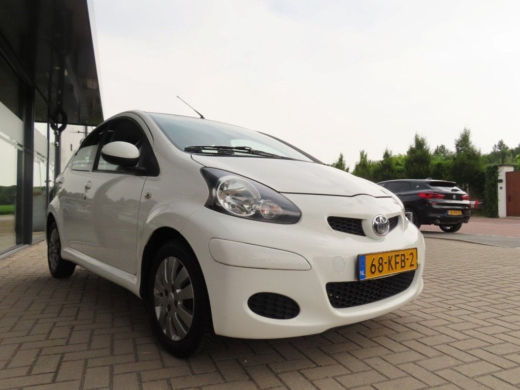 Toyota AYGO 1.0-12V Xcite White Airco 5 Deurs 2009, Auto's, Toyota, Voorwielaandrijving, Gebruikt, 4 stoelen, Origineel Nederlands