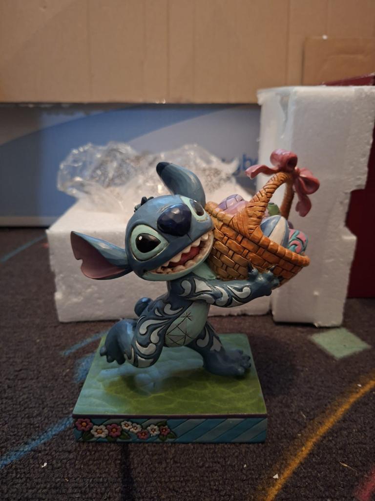 Disney Traditions Stitch "Bizarre Bunny" beeldje, Ophalen, Overige figuren, Zo goed als nieuw, Beeldje of Figuurtje