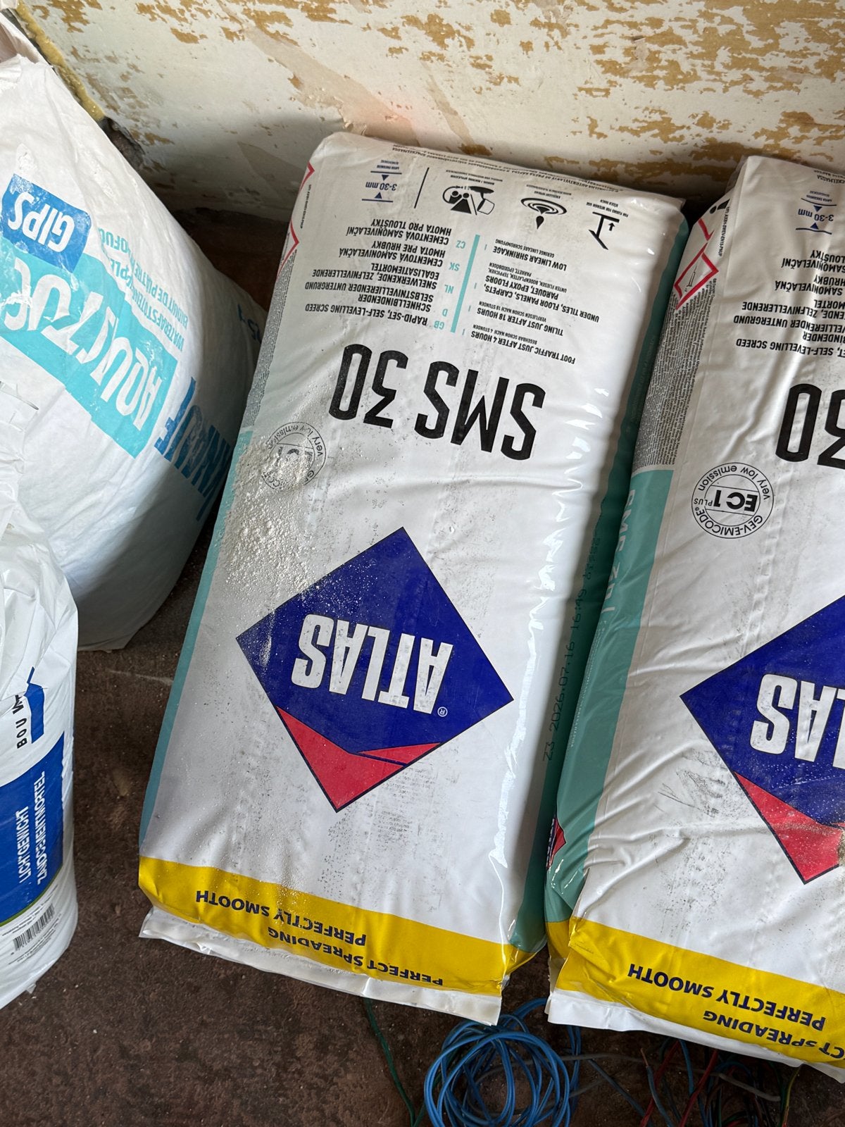4,5 zakken egaline (Atlas SMS 30), Ophalen of Verzenden, Nieuw, Overige materialen, Overige typen