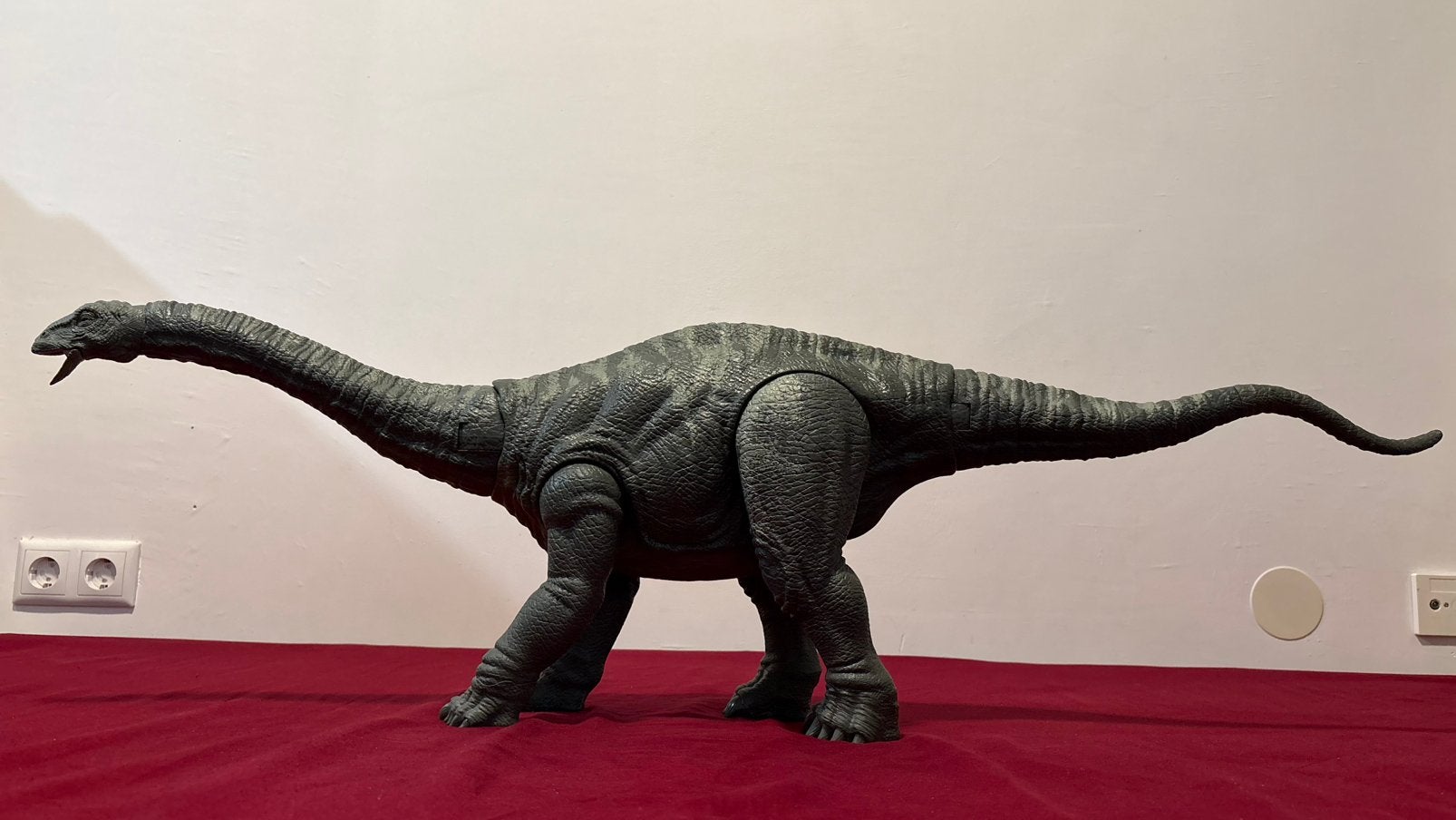 Mattel jurassic world apatosaurus super colossal 116cm, Kinderen en Baby's, Speelgoed | Actiefiguren, Ophalen, Zo goed als nieuw