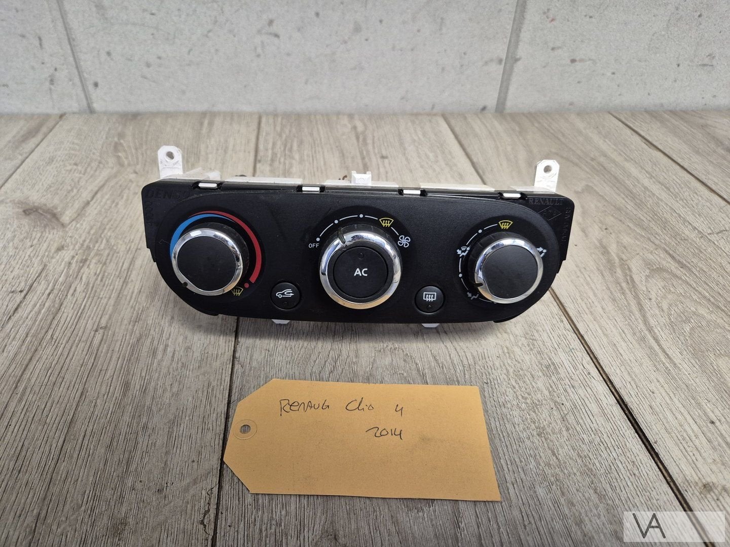 Renault Clio 4 2012 - 2019 kachelpaneel airco 5r5841100 €30, Gebruikt, -, Renault, -