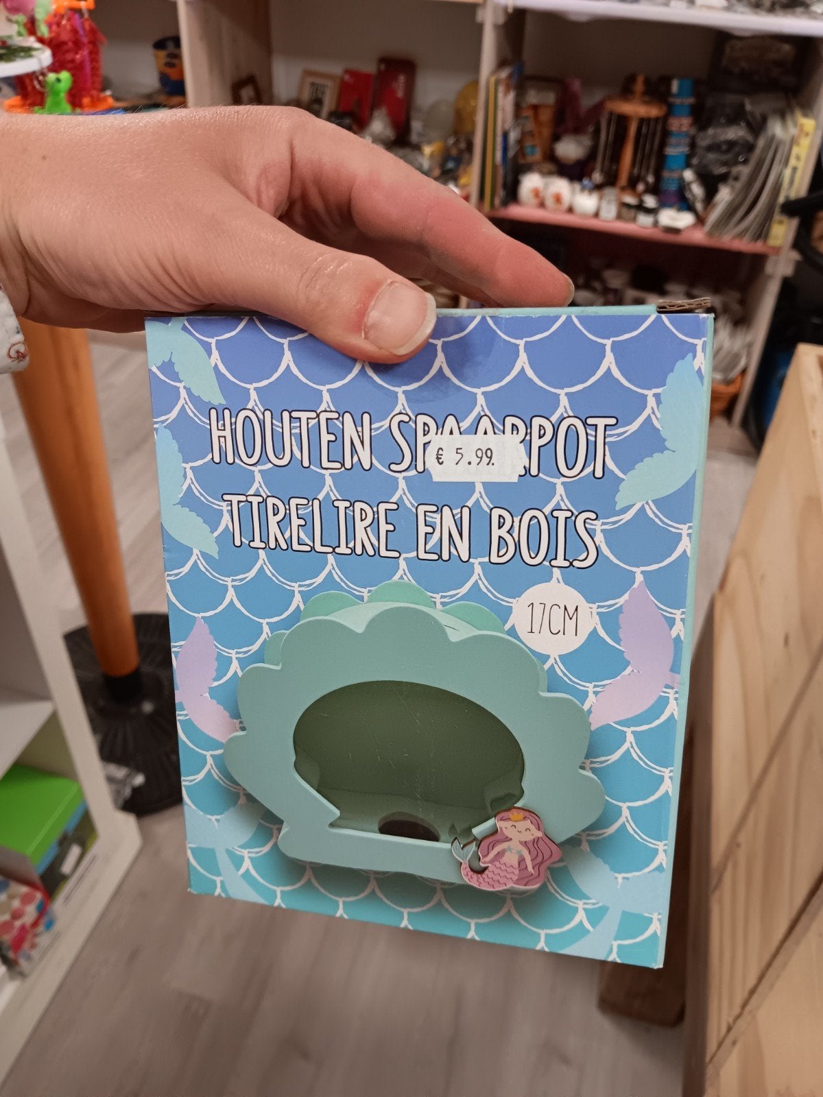 Houten spaarpot zeemeermin - Nieuw in doos, Strip- of Tekenfilmfiguur, Onbekend, Nieuw, Ophalen of Verzenden