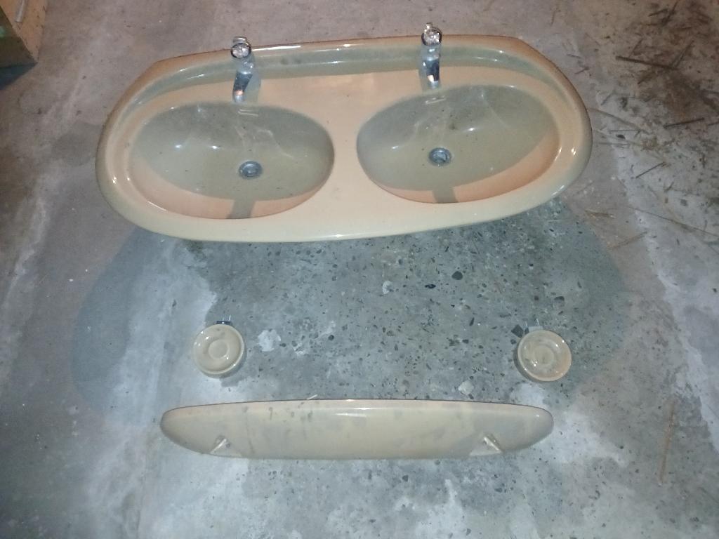 GRATIS wastafel, Huis en Inrichting, Badkamer | Badkamermeubels, Ophalen, Gebruikt, 50 tot 100 cm, Minder dan 100 cm