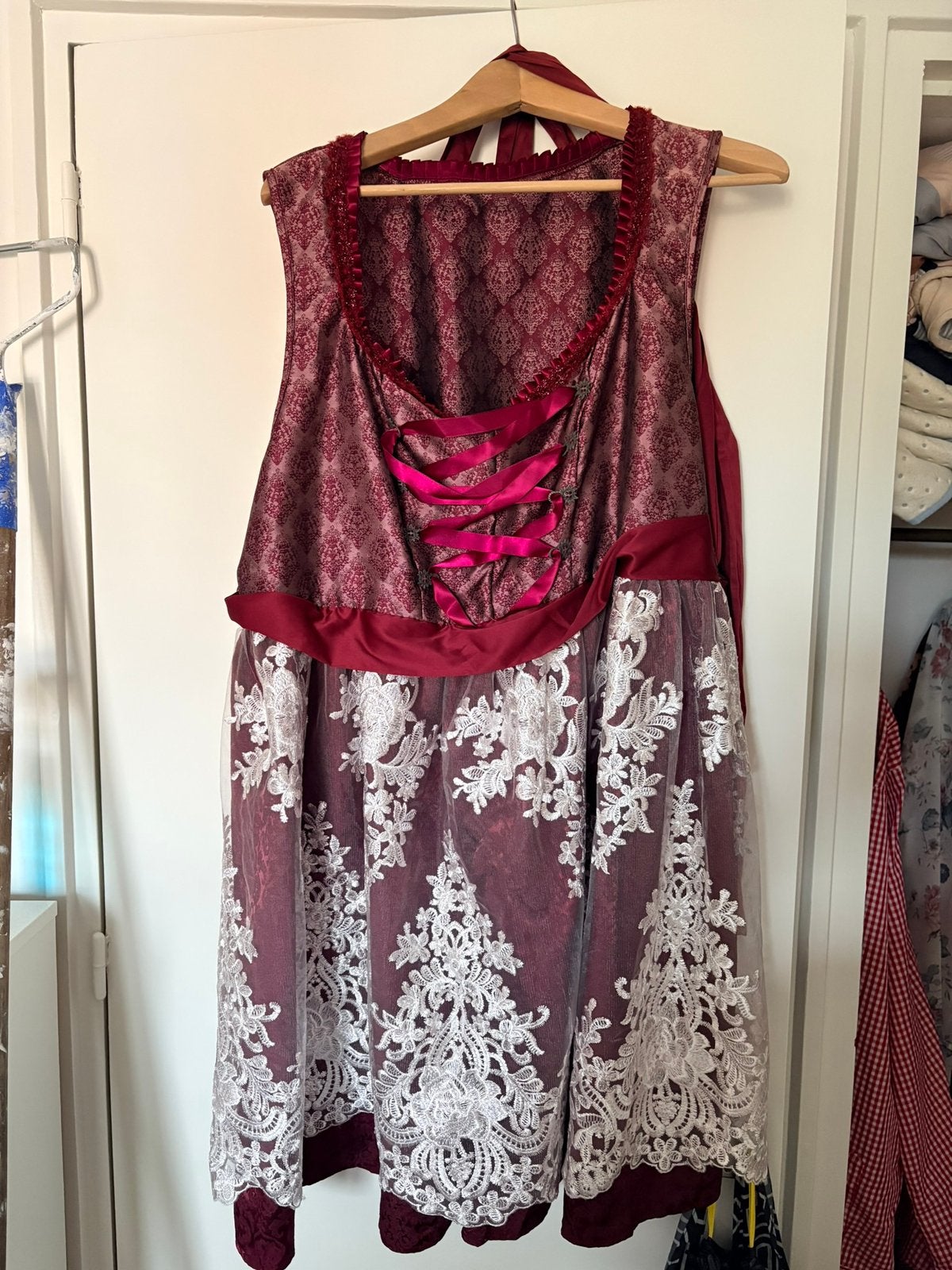 Dirndl maat 46/48, Ophalen, Zo goed als nieuw, Maat 46/48 (XL) of groter, Overige thema's