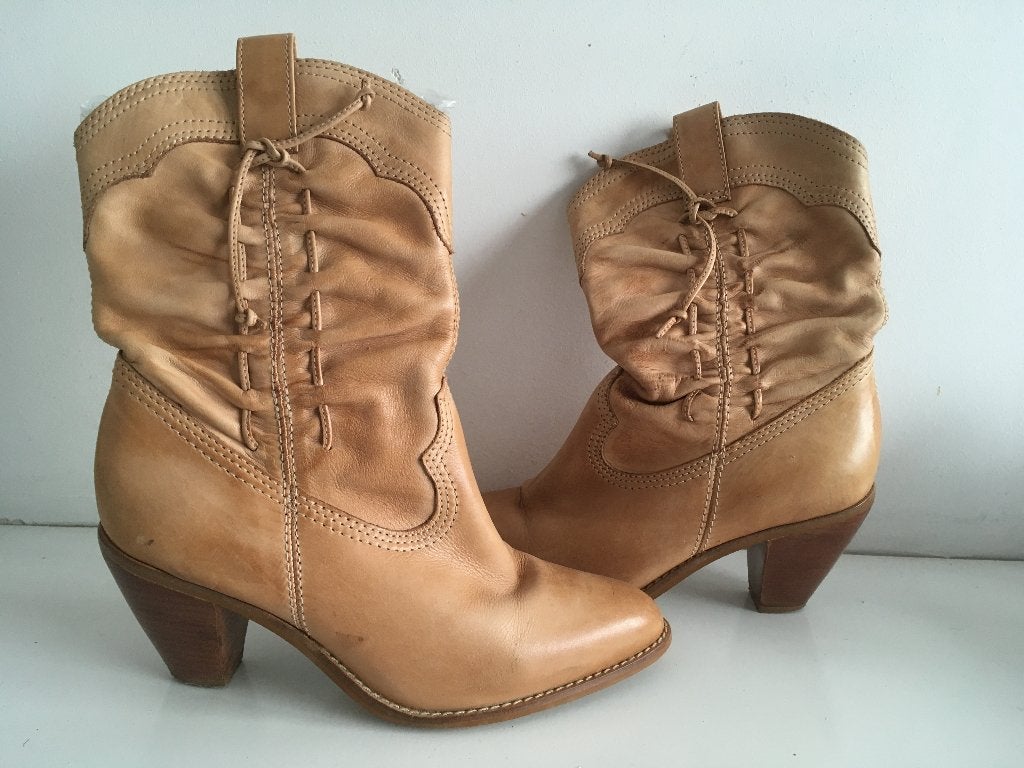 Tube - laarsje - beige - mt 39, Ophalen of Verzenden, Zo goed als nieuw, Beige