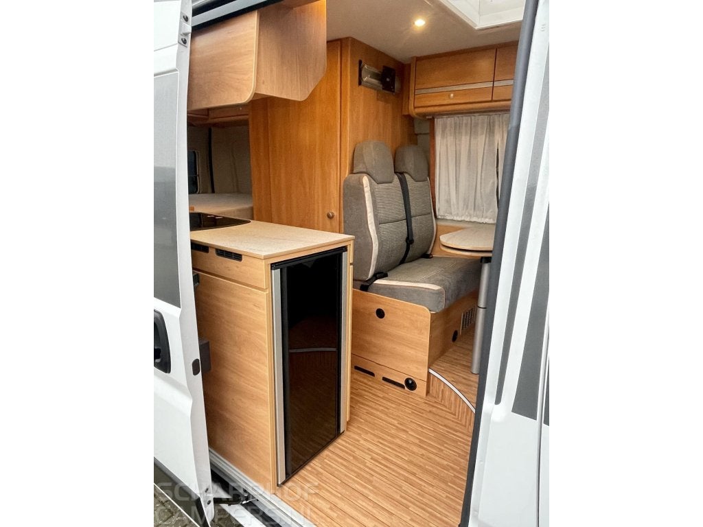 Pössl 2Win Plus AUT9g, Automaat, Buscamper of Camperbus, Ringverwarming, Tot en met 2