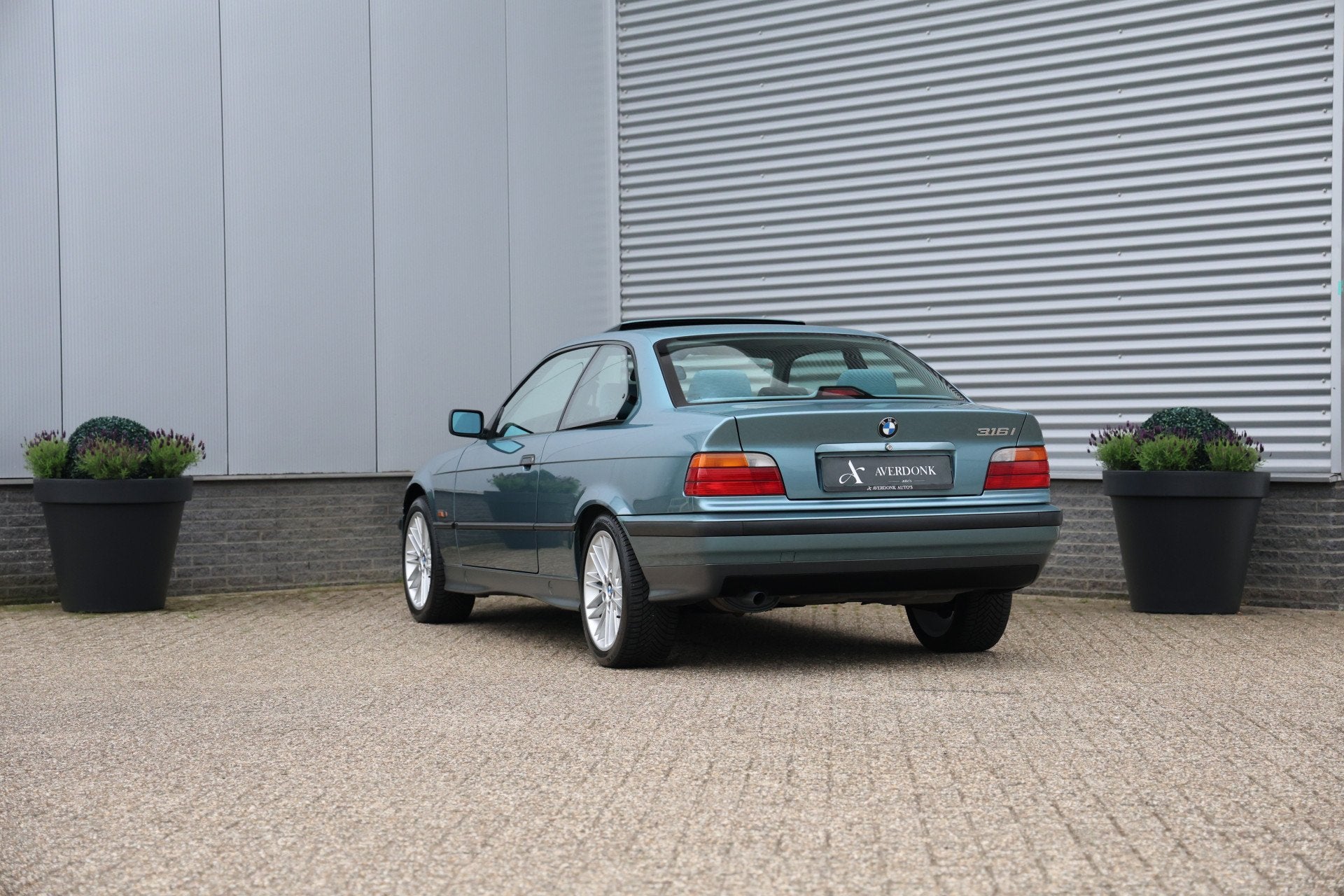 BMW 3 Serie Coupe 316i Executive Schuifdak|Uniek mooi|Histor, 1596 cc, Metallic lak, 4 stoelen, 102 pk